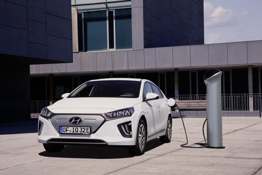  Hyundai IONIQ electric (AE) 2019 года  (WW) (фото 17 из 44)